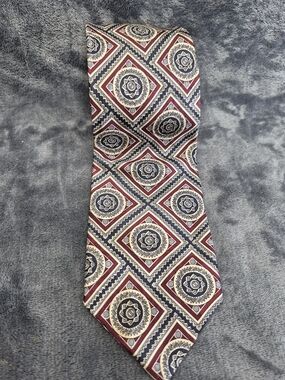 Karl Lagerfeld Silk Madder Tie Necktie Burgundy & Blue Medallion 58x4inc